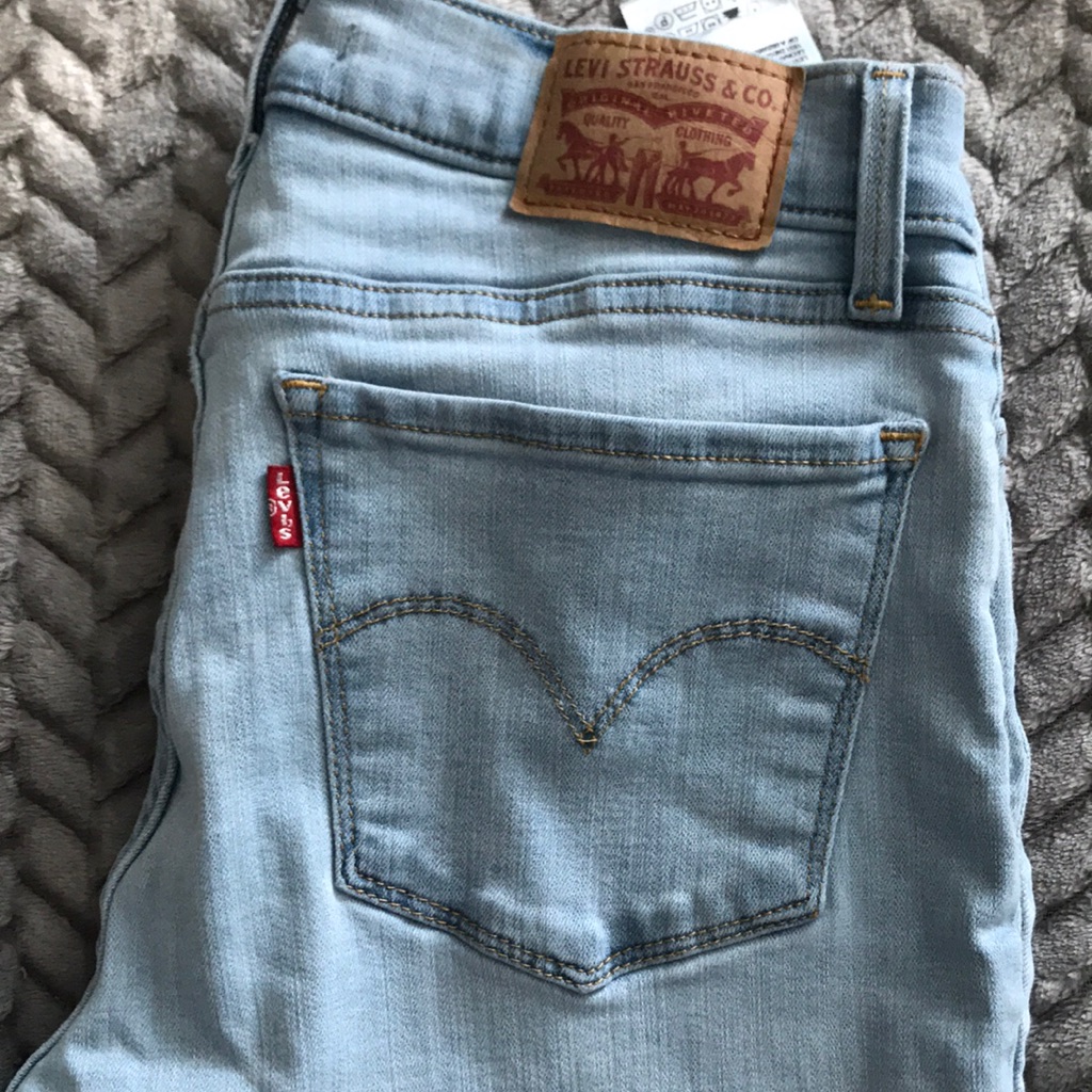 710 Levis Jeans